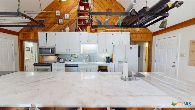 43 Twin Lakes Circle, Victoria, TX 77905