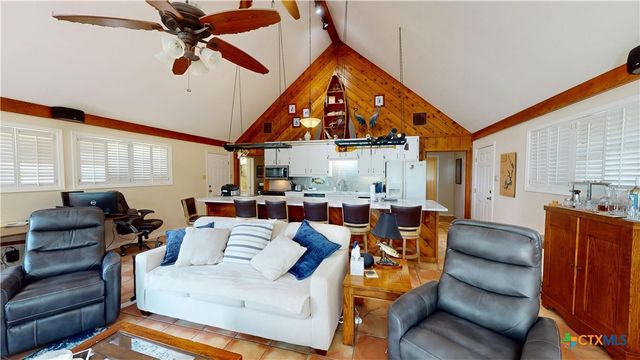 43 Twin Lakes Circle, Victoria, TX 77905