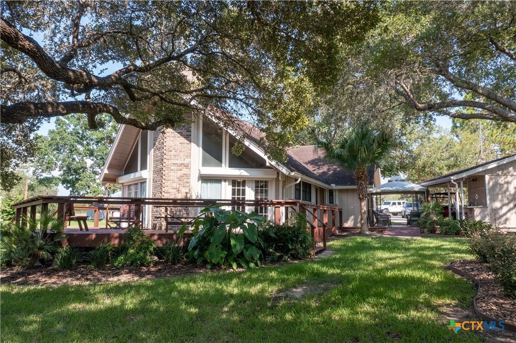 43 Twin Lakes Circle, Victoria, TX 77905