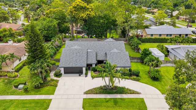 13972 Ishnala Circle, Wellington, FL 33414