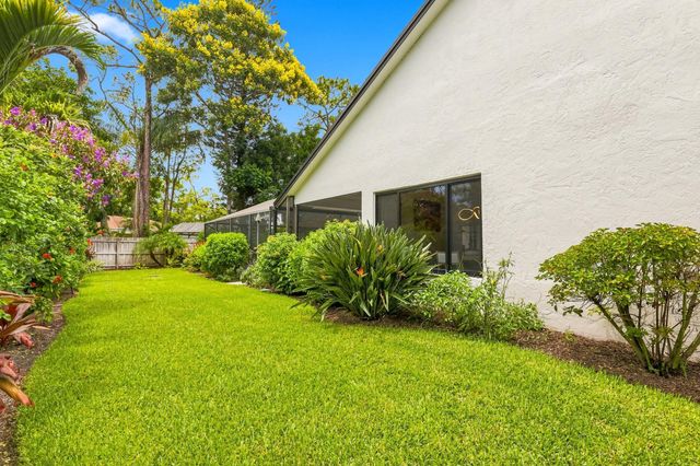 13972 Ishnala Circle, Wellington, FL 33414