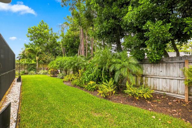 13972 Ishnala Circle, Wellington, FL 33414