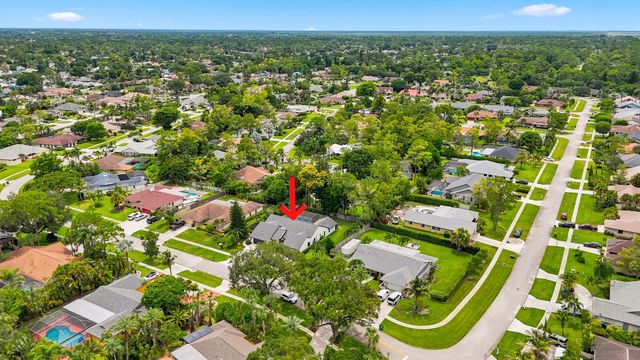 13972 Ishnala Circle, Wellington, FL 33414