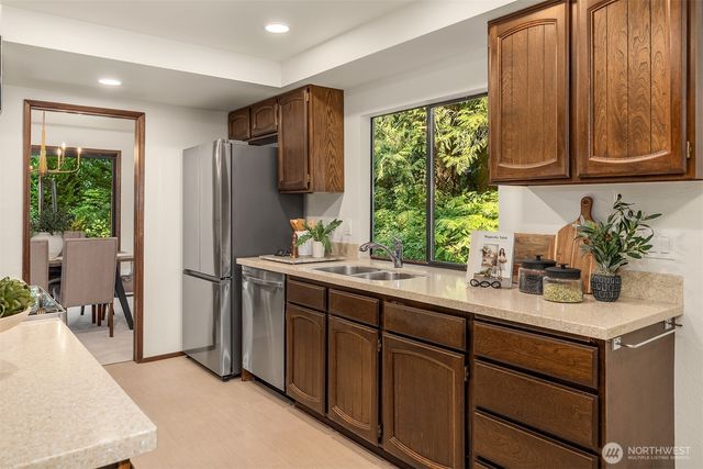 15053 253rd Avenue SE, Issaquah, WA 98027