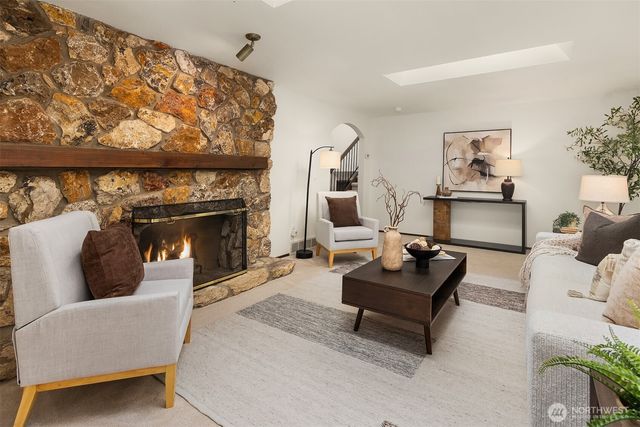 15053 253rd Avenue SE, Issaquah, WA 98027