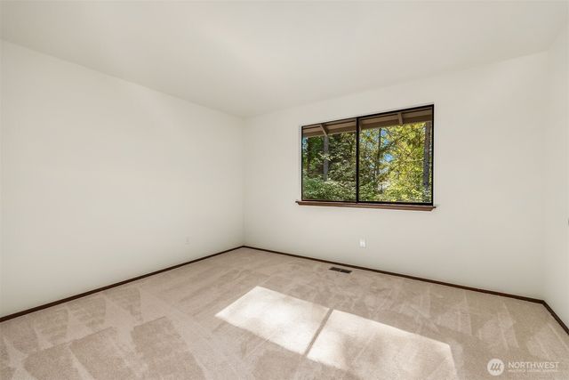 15053 253rd Avenue SE, Issaquah, WA 98027