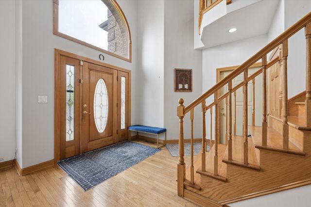 8317 W Ballard Road, Niles, IL 60714