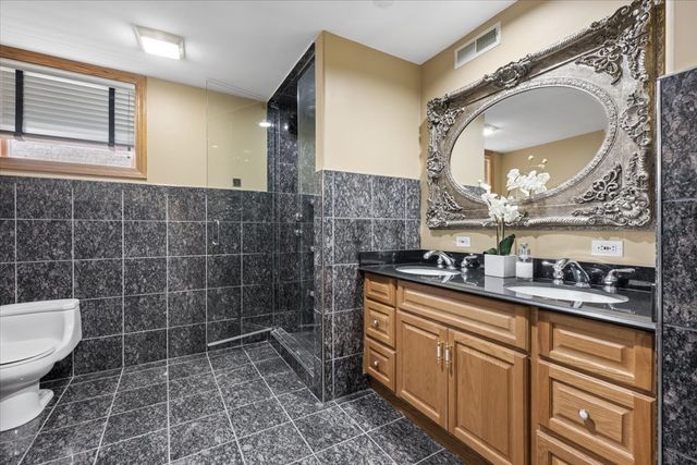 8317 W Ballard Road, Niles, IL 60714