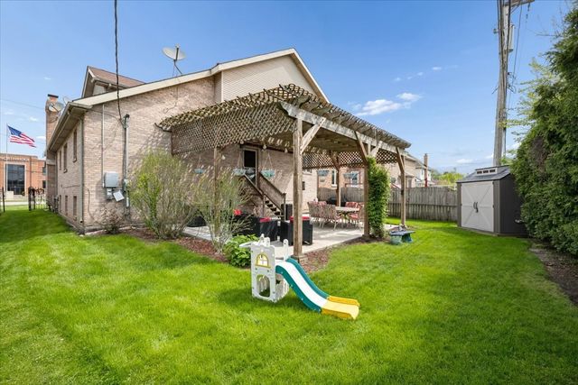 8317 W Ballard Road, Niles, IL 60714