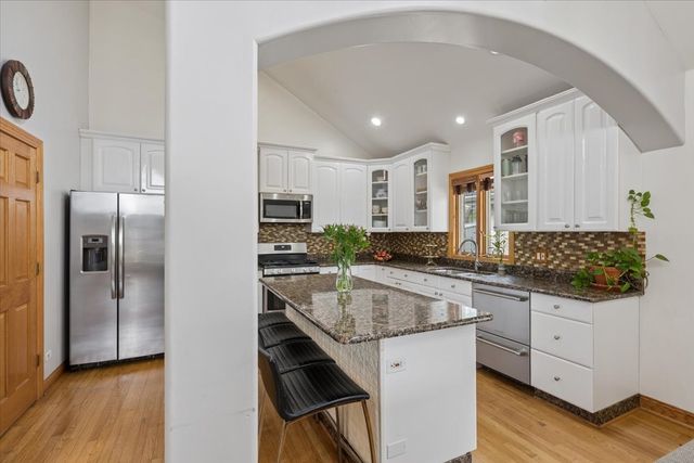 8317 W Ballard Road, Niles, IL 60714