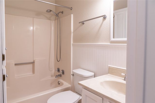 713 Oak Grove Lane, Royse City, TX 75189