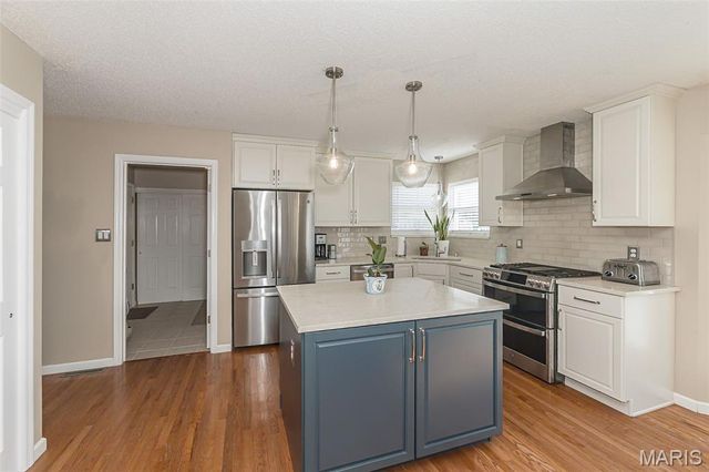 1961 Hedge Drive, O'fallon, MO 63366