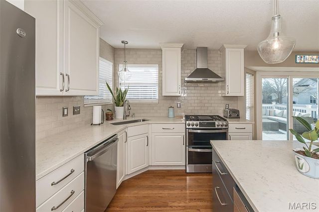 1961 Hedge Drive, O'fallon, MO 63366