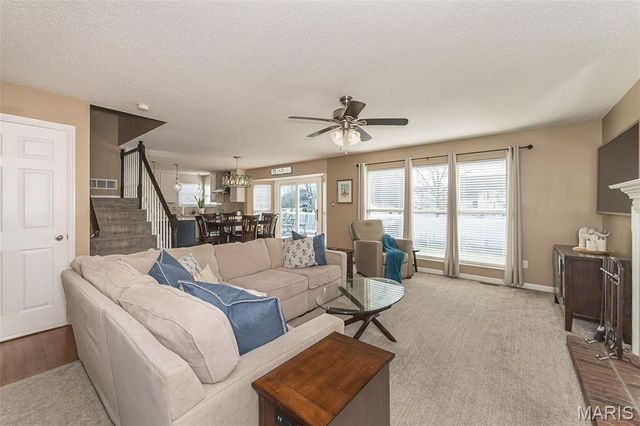 1961 Hedge Drive, O'fallon, MO 63366