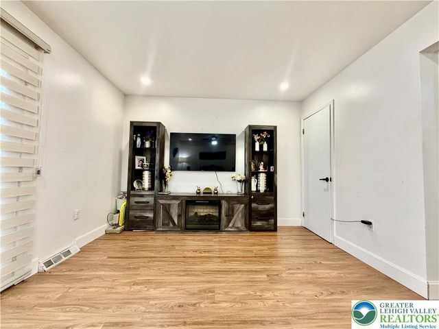 4034 Nicole Place, Palmer Twp, PA 18045