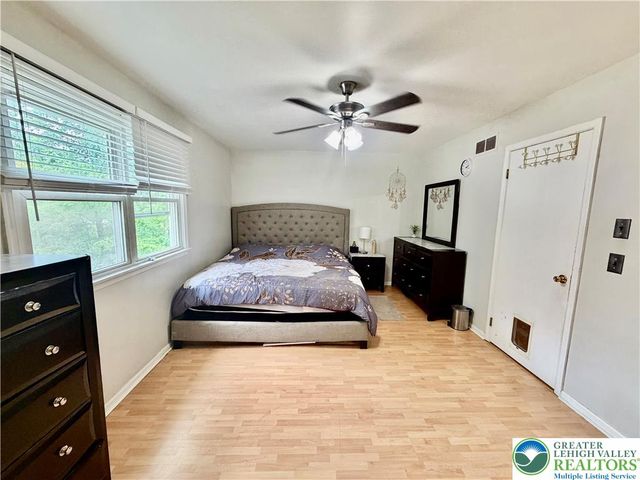4034 Nicole Place, Palmer Twp, PA 18045