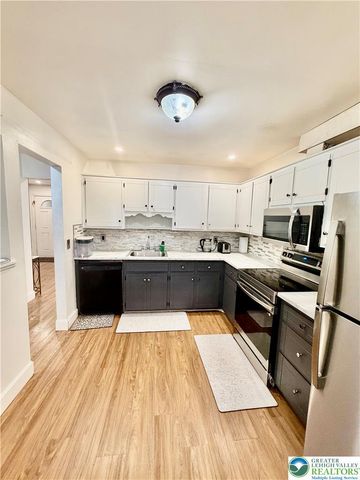 4034 Nicole Place, Palmer Twp, PA 18045