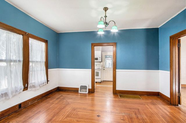 117 S Adams Street, Lawton Vllg, MI 49065