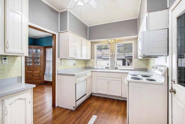 117 S Adams Street, Lawton Vllg, MI 49065