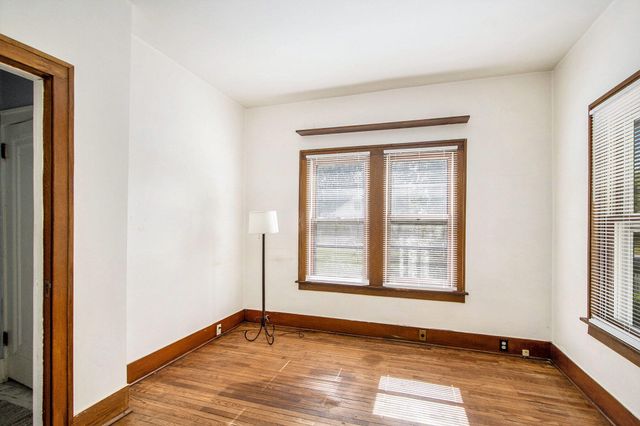 117 S Adams Street, Lawton Vllg, MI 49065