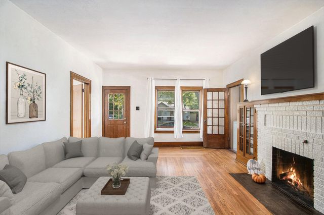 117 S Adams Street, Lawton Vllg, MI 49065