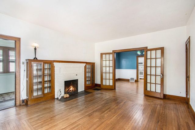 117 S Adams Street, Lawton Vllg, MI 49065