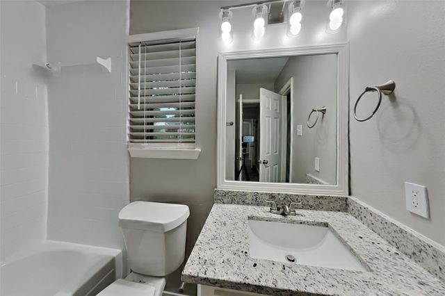 719 Fernglade Drive, Richmond, TX 77406