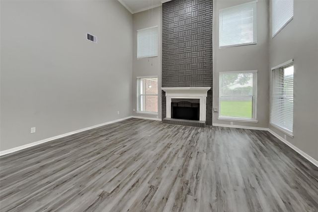 719 Fernglade Drive, Richmond, TX 77406
