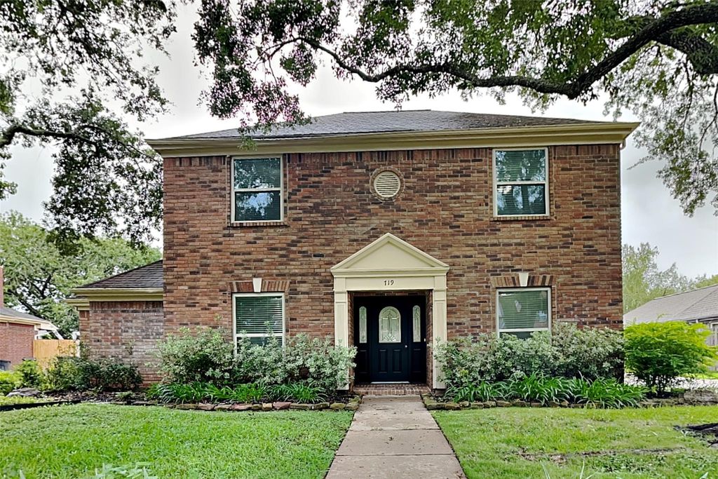 719 Fernglade Drive, Richmond, TX 77406