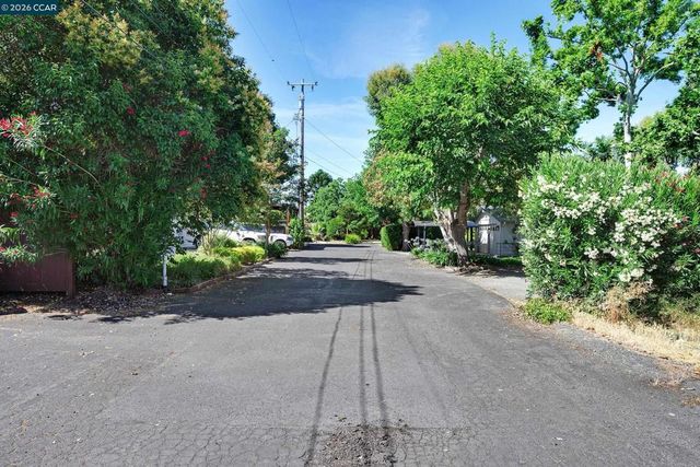 5230 Concord Blvd, Concord, CA 94521