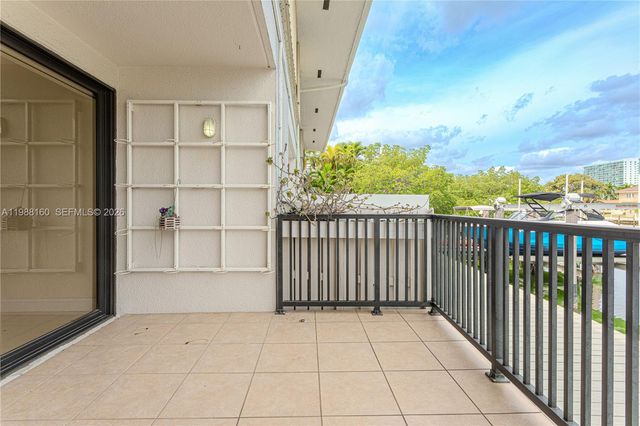 231 Poinciana Dr 401, Sunny Isles Beach, FL 33160