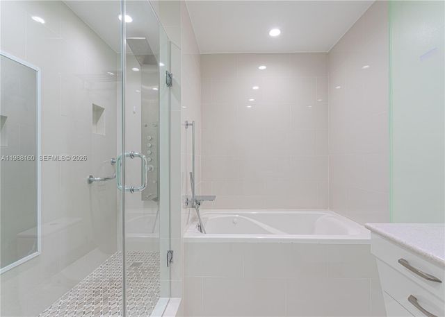 231 Poinciana Dr 401, Sunny Isles Beach, FL 33160