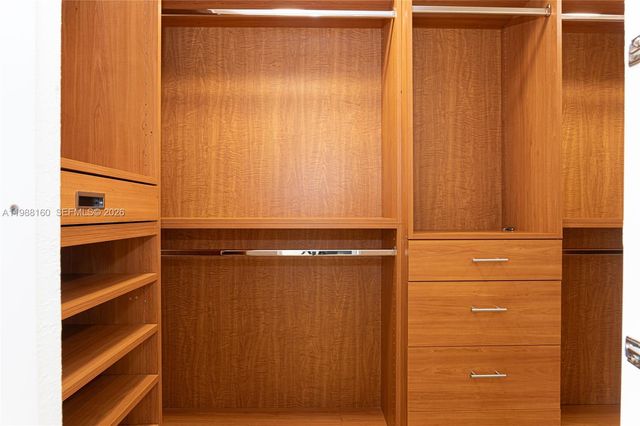 231 Poinciana Dr 401, Sunny Isles Beach, FL 33160