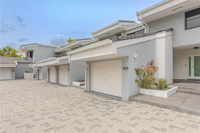 231 Poinciana Dr 401, Sunny Isles Beach, FL 33160