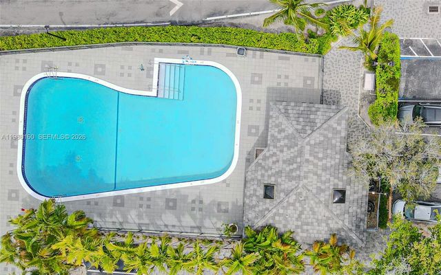 231 Poinciana Dr 401, Sunny Isles Beach, FL 33160