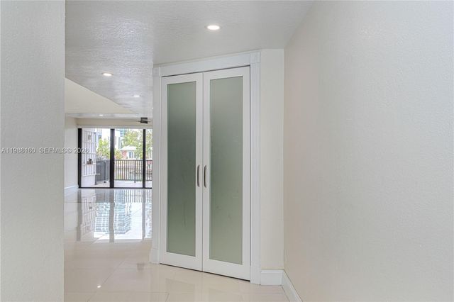 231 Poinciana Dr 401, Sunny Isles Beach, FL 33160