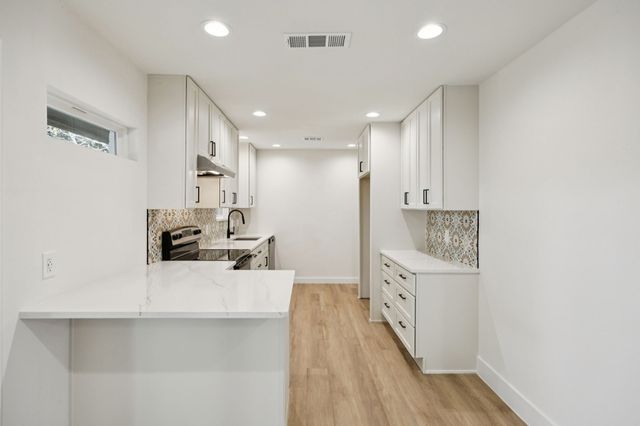 3404 Green Hill Drive, Arlington, TX 76014