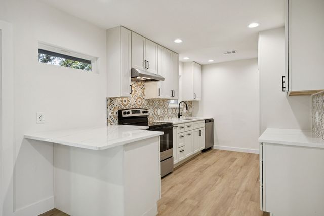 3404 Green Hill Drive, Arlington, TX 76014