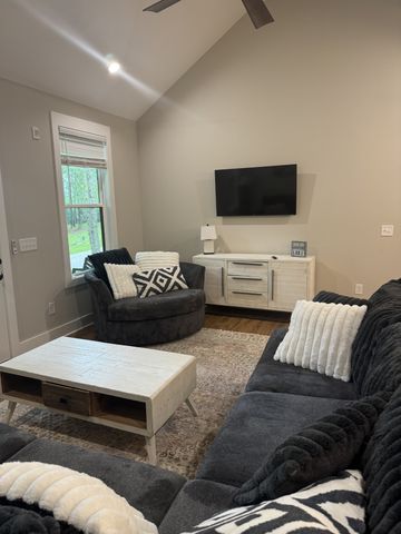 144 Hasty Dr, Lynchburg, TN 37352