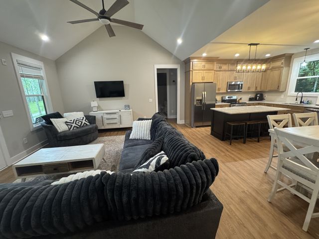 144 Hasty Dr, Lynchburg, TN 37352
