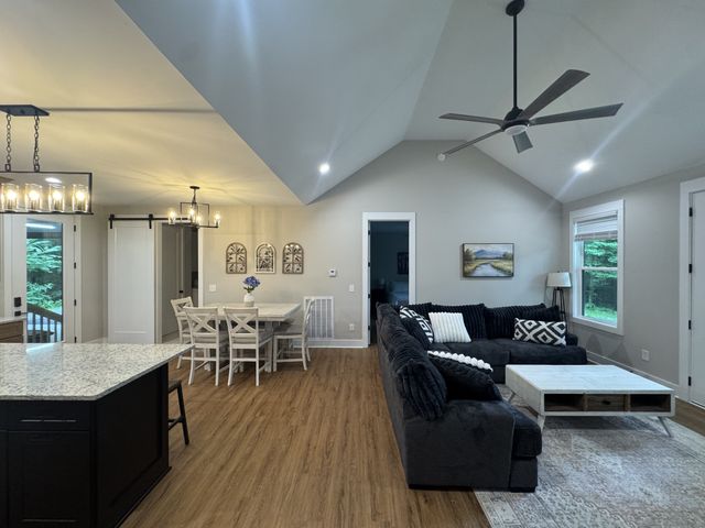 144 Hasty Dr, Lynchburg, TN 37352