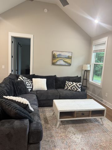 144 Hasty Dr, Lynchburg, TN 37352