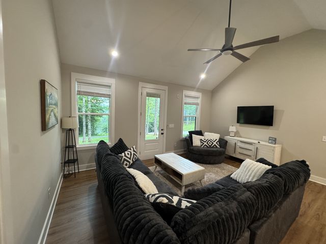 144 Hasty Dr, Lynchburg, TN 37352