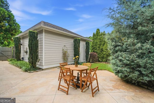 1445 Hedgewood Lane NW, Kennesaw, GA 30152