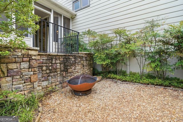 1445 Hedgewood Lane NW, Kennesaw, GA 30152