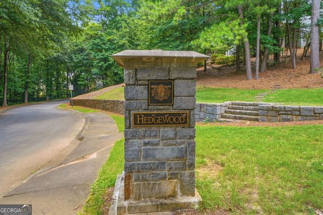 1445 Hedgewood Lane NW, Kennesaw, GA 30152