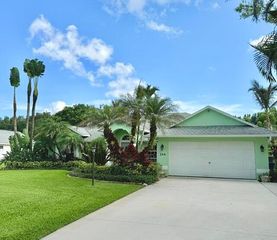 246 SE Ashley Oaks Way, Stuart, FL 34997
