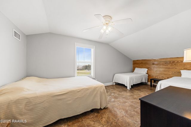 127 Hammock Lane, Franklin, LA 70538