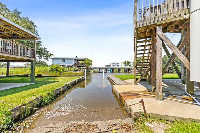 127 Hammock Lane, Franklin, LA 70538