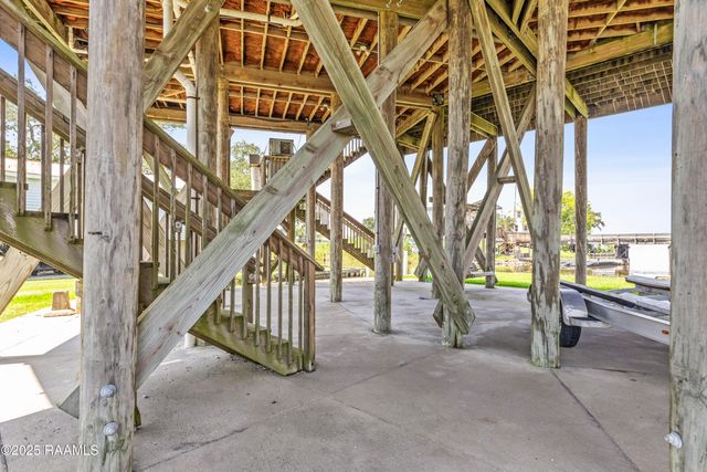 127 Hammock Lane, Franklin, LA 70538